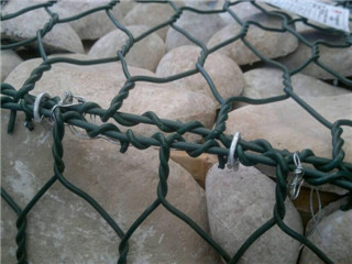 包塑石笼网2